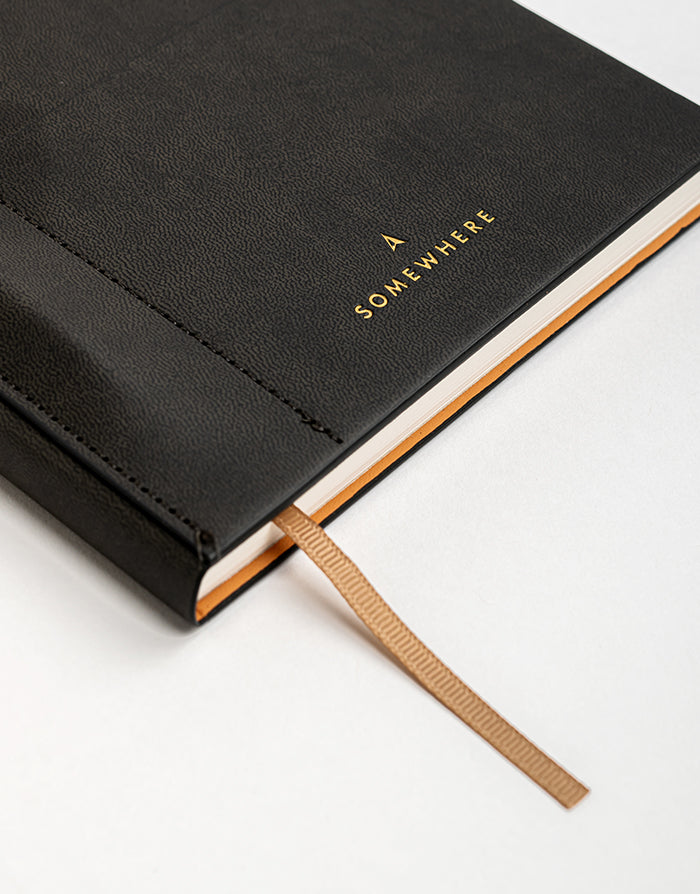 המחברת האולטימטיבית - בצבע גרפיט + עט מוזהבת