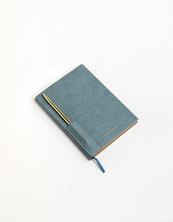 המחברת האולטימטיבית - בצבע כחול פלדה + עט מוזהבת