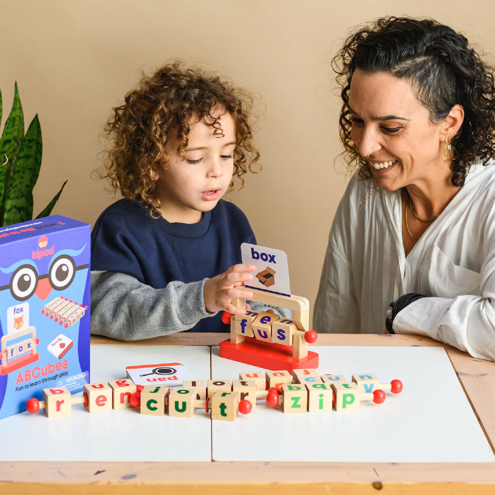 קובי-אות באנגלית – ללמוד מילים ואותיות | קיפוד