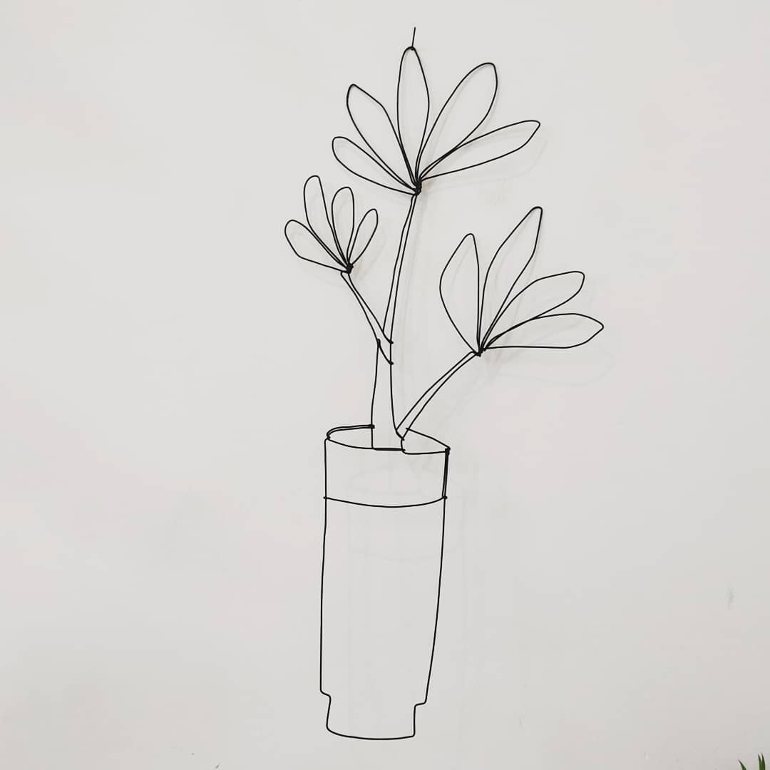 פרח/ענף באגרטל מחוט ברזל | שיר סניור