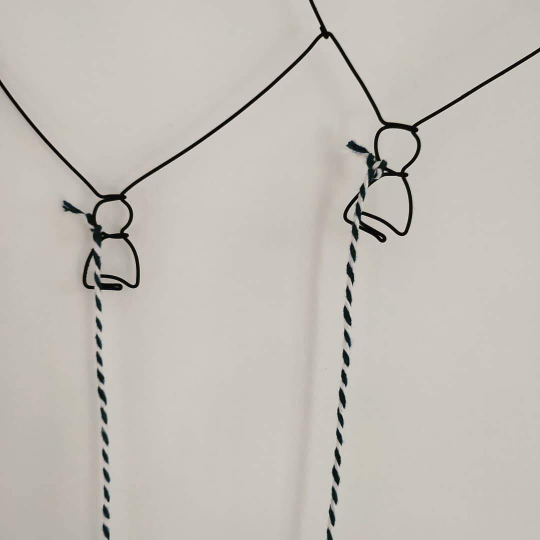 זוג בלונים מחוט ברזל | שיר סניור