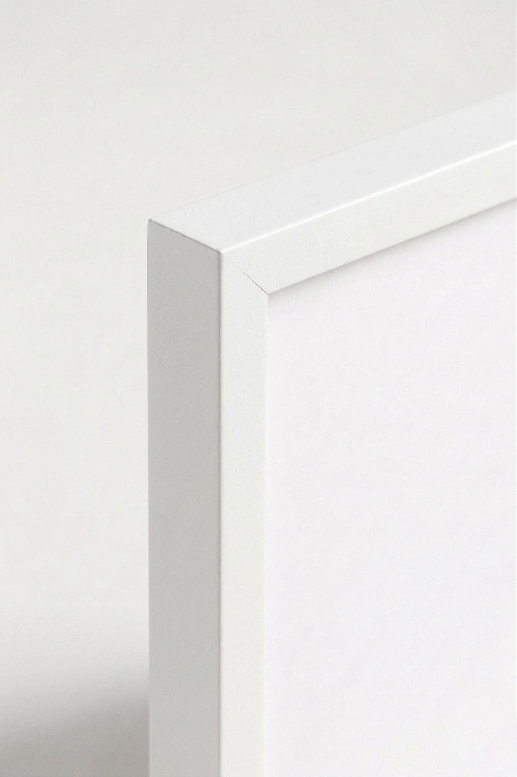 מסגור עץ אורן | לבן