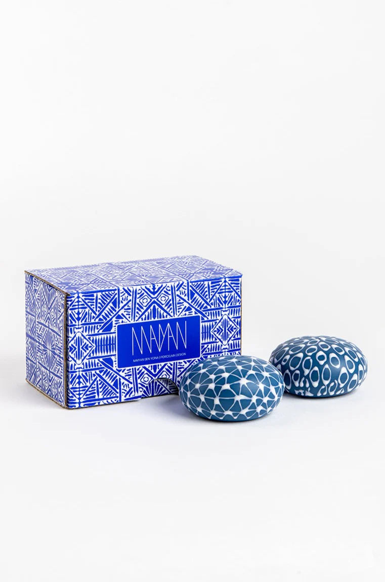 סט מלח פלפל חלוקי נחל- לבן על כחול