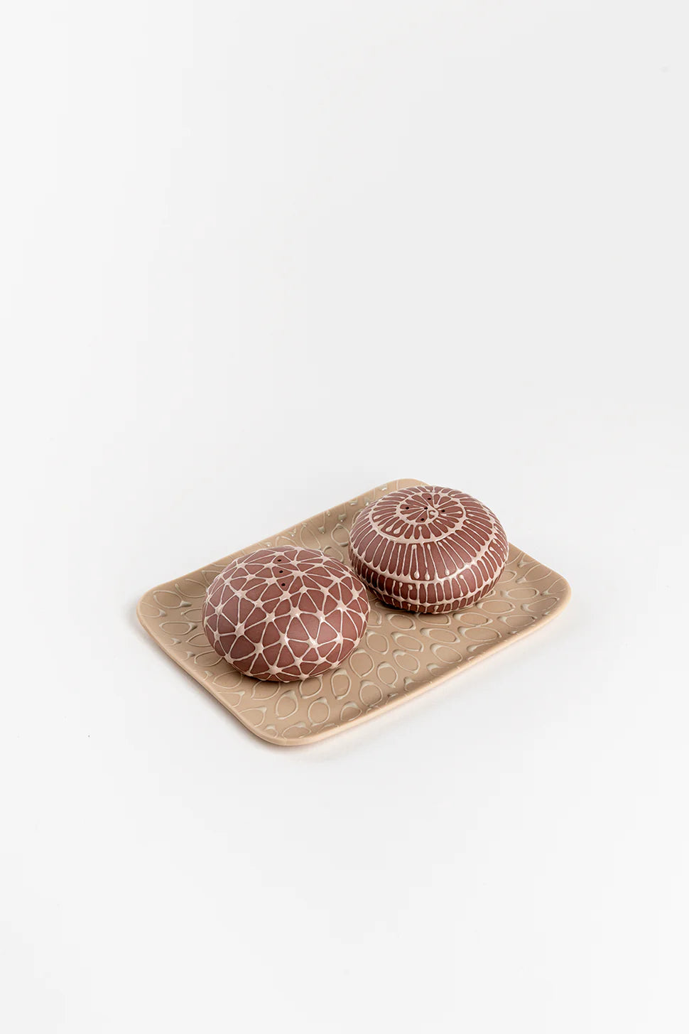 סט מלח פלפל חלוקי נחל - אדום אינדיאני